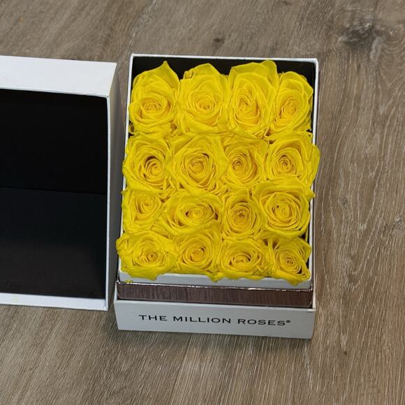 The Million Roses | Yellow Roses | Squar White Box | Dozen FOREVER ROSES - Picture 4 of 11
